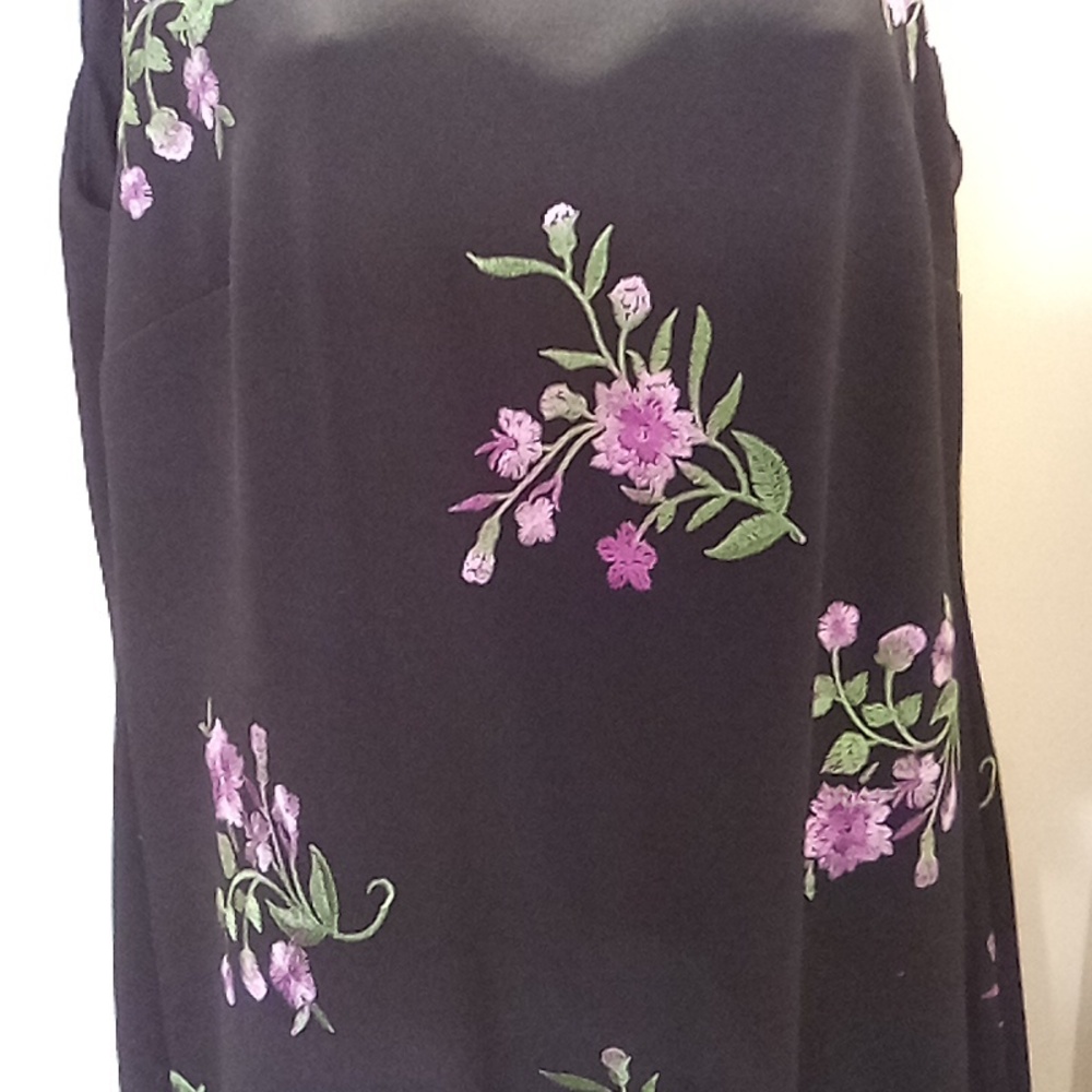 JOHN STUDIO DRESS PRE-OWNED SIZE 10 Floral Embroidered Black Dress - Picture 3 of 10